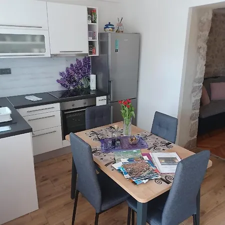 Karla Snb Apartment Lozovac