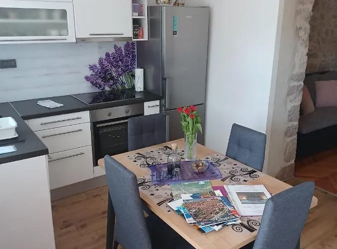 Karla Snb Apartment Lozovac