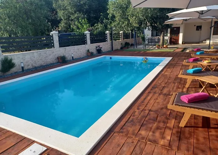 Karla Snb Apartment Lozovac